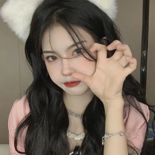 穿风信子蓝的少女